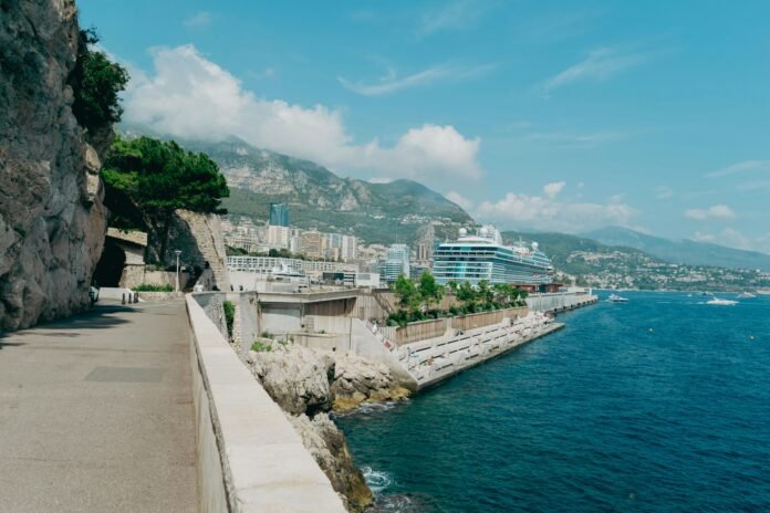 Health Insurance for International Student Families in Monaco (2025): What Works, What Fails, and How to Choose